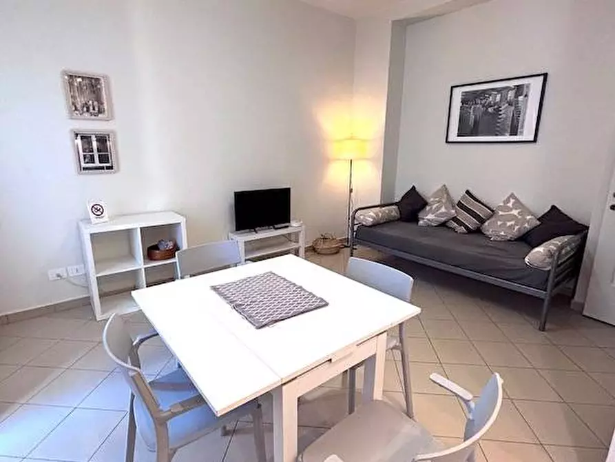 Immagine 1 di Appartamento in affitto  in via Albertinelli a Milano
