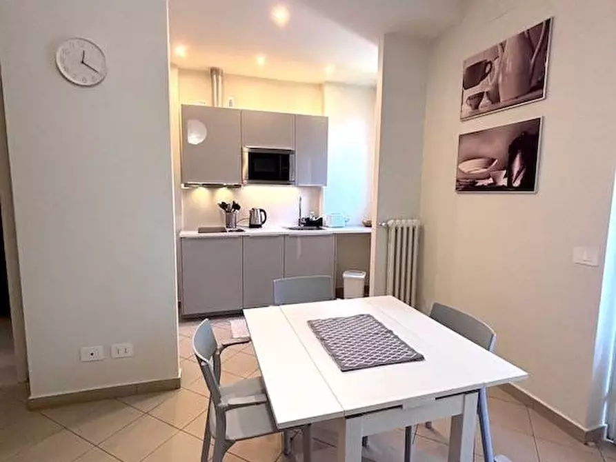 Immagine 2 di Appartamento in affitto  in via Albertinelli a Milano