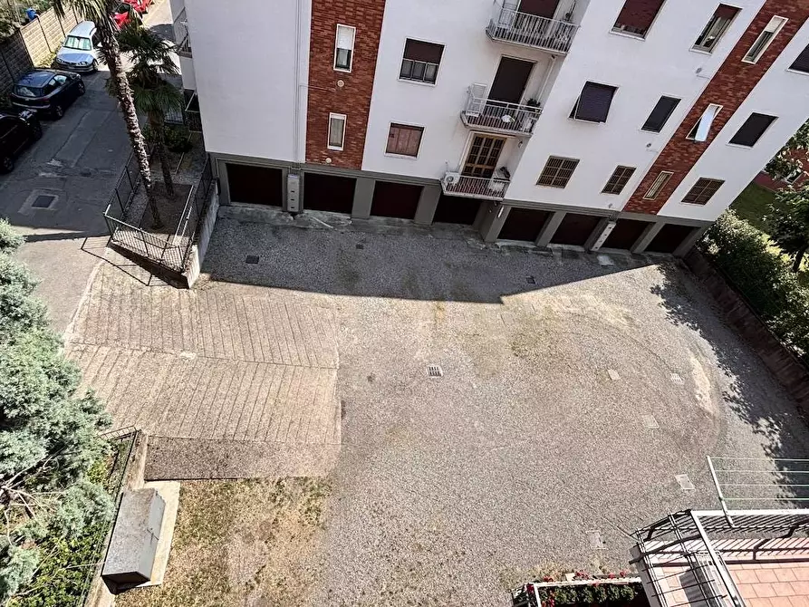 Immagine 27 di Appartamento in vendita  in via Fiume a Saronno
