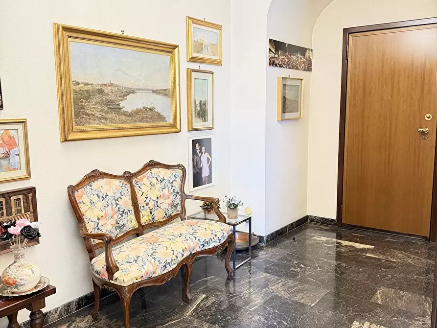 Immagine 12 di Appartamento in vendita  in via Castelvetro a Milano