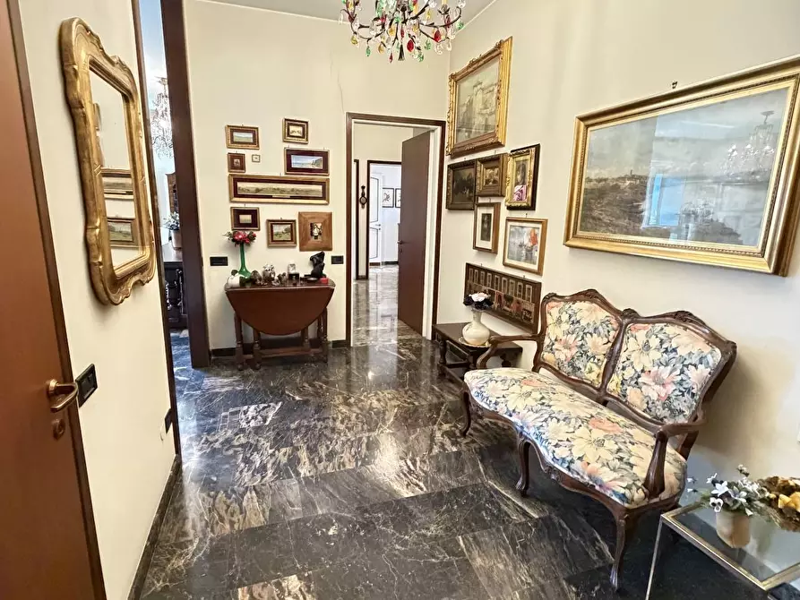 Immagine 14 di Appartamento in vendita  in via Castelvetro a Milano