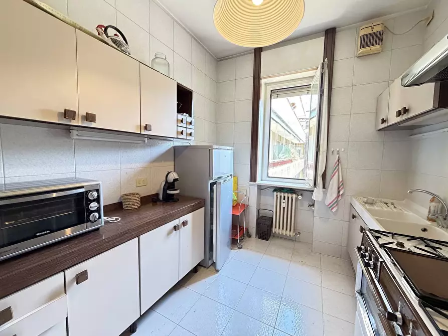 Immagine 18 di Appartamento in vendita  in via Castelvetro a Milano