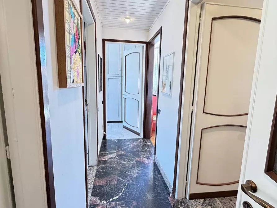 Immagine 19 di Appartamento in vendita  in via Castelvetro a Milano