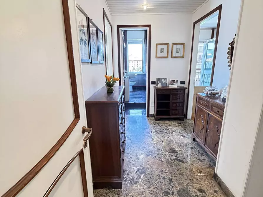 Immagine 26 di Appartamento in vendita  in via Castelvetro a Milano