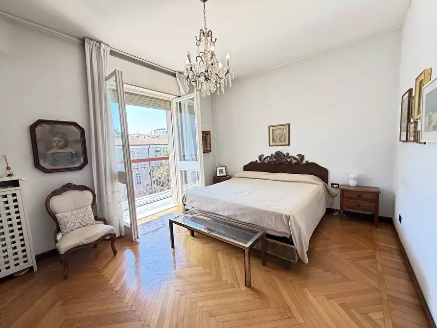 Immagine 28 di Appartamento in vendita  in via Castelvetro a Milano