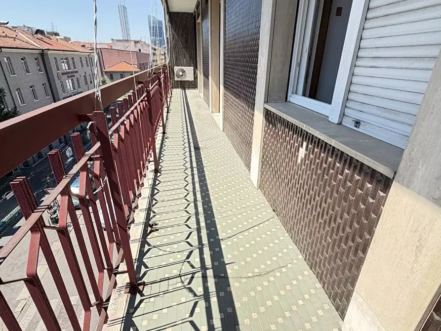 Immagine 30 di Appartamento in vendita  in via Castelvetro a Milano