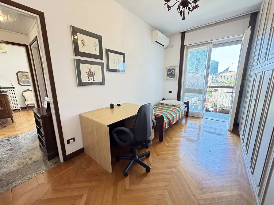 Immagine 32 di Appartamento in vendita  in via Castelvetro a Milano