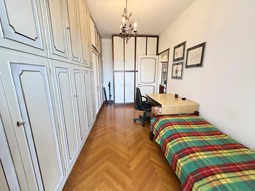 Immagine 34 di Appartamento in vendita  in via Castelvetro a Milano
