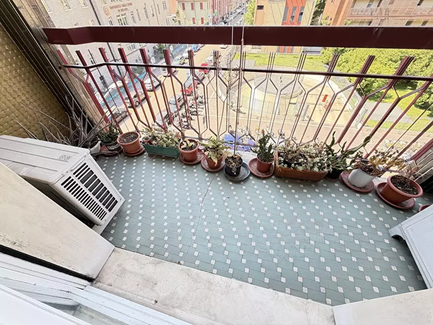 Immagine 35 di Appartamento in vendita  in via Castelvetro a Milano