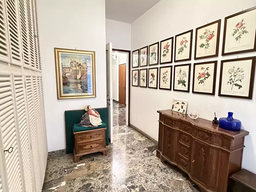 Immagine 42 di Appartamento in vendita  in via Castelvetro a Milano