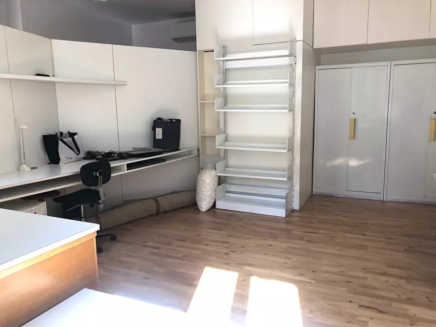 Immagine 13 di Appartamento in vendita  in via Castelfidardo a Milano