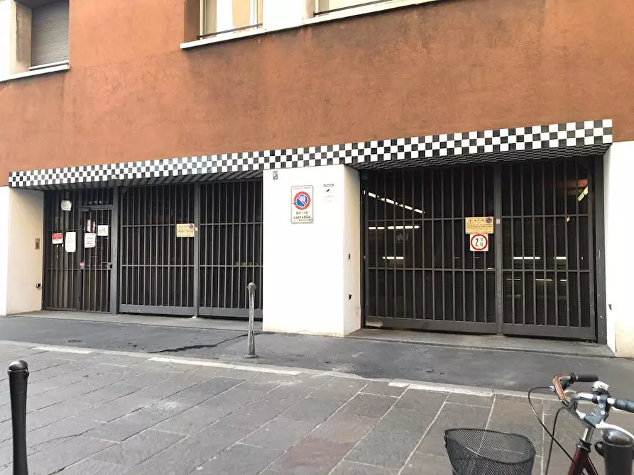Immagine 38 di Appartamento in vendita  in via Castelfidardo a Milano