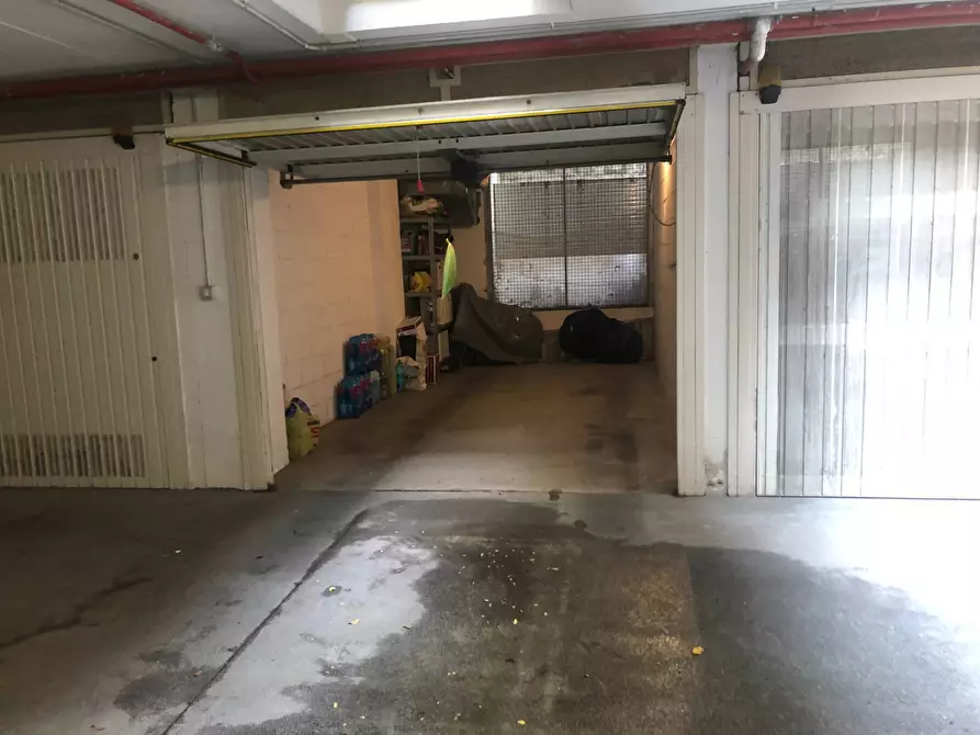 Immagine 2 di Box auto in affitto  in via Cenisio 46 a Milano