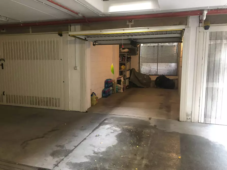 Immagine 3 di Box auto in affitto  in via Cenisio 46 a Milano