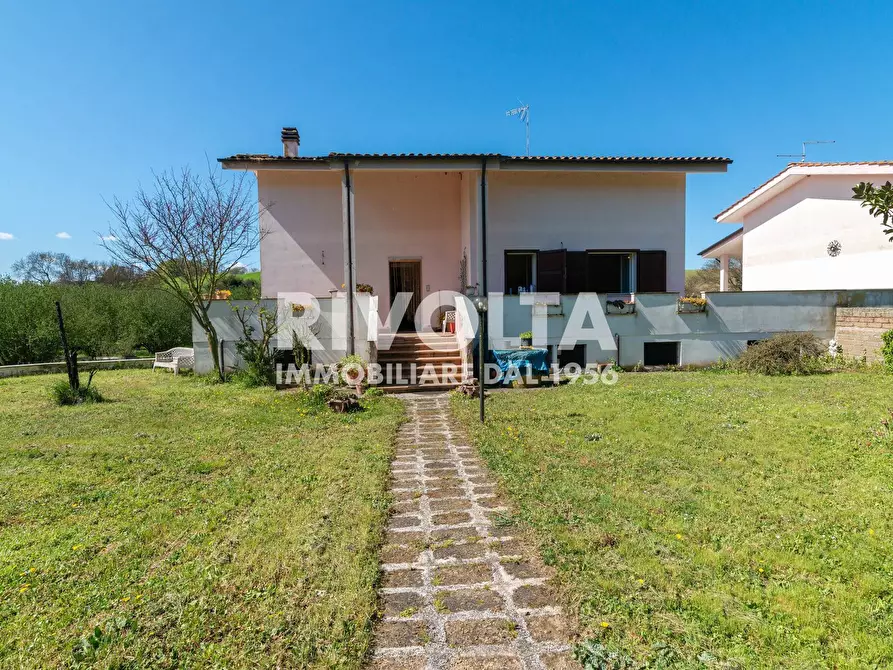 Immagine 7 di Villa in vendita  in via dell'asinara a Rignano Flaminio