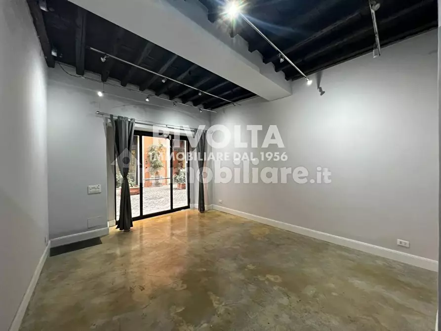 Immagine 13 di Locale commerciale in vendita  in Via Margutta a Roma