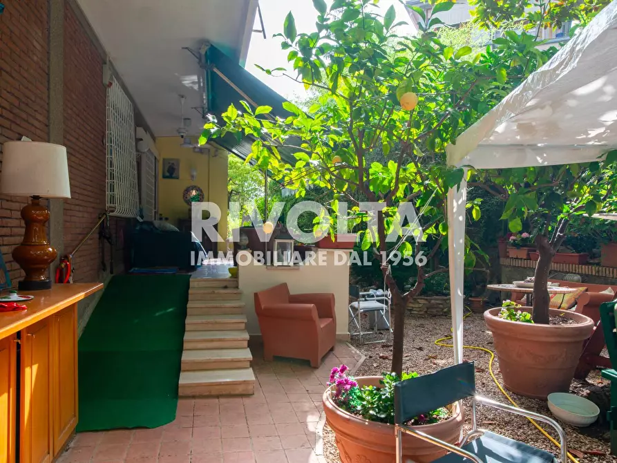 Immagine 23 di Appartamento in vendita  in Via Moena a Roma