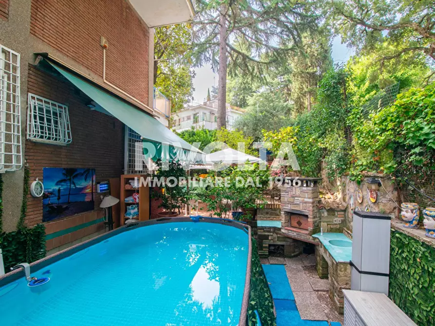 Immagine 27 di Appartamento in vendita  in Via Moena a Roma