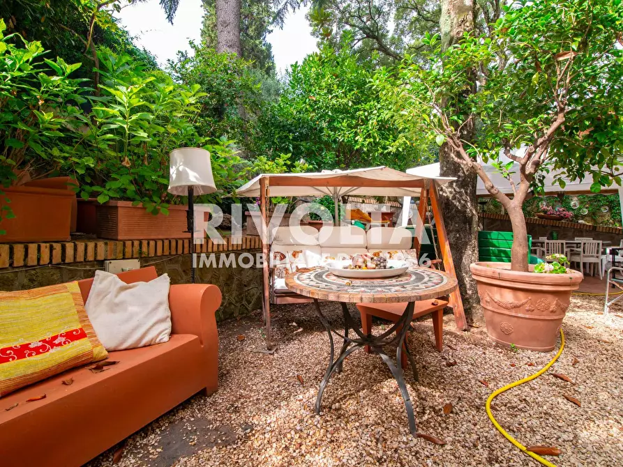 Immagine 30 di Appartamento in vendita  in Via Moena a Roma