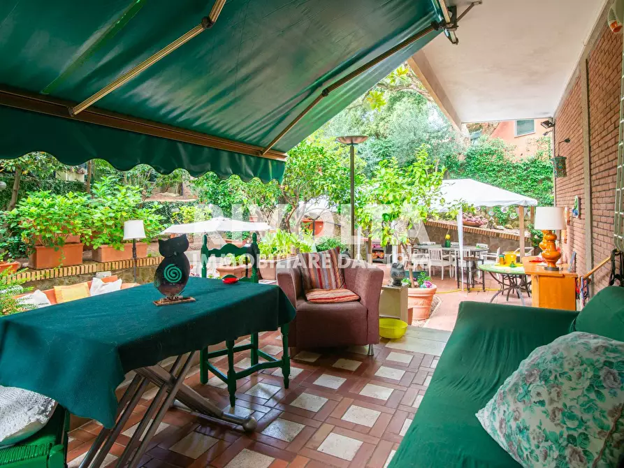 Immagine 35 di Appartamento in vendita  in Via Moena a Roma