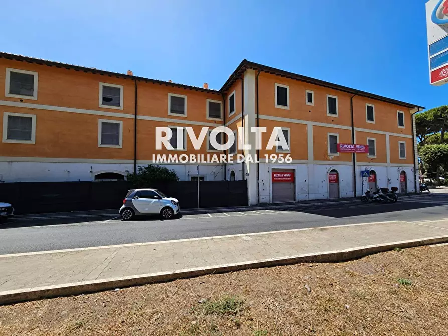 Immagine 14 di Casa indipendente in vendita  in piazza Mario Cortesini a Orbetello