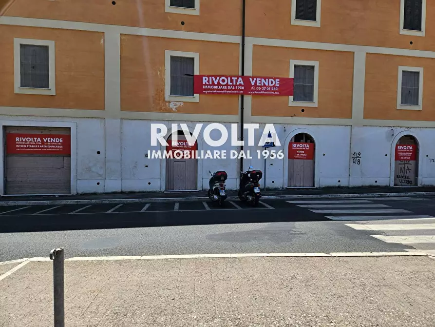 Immagine 15 di Casa indipendente in vendita  in piazza Mario Cortesini a Orbetello