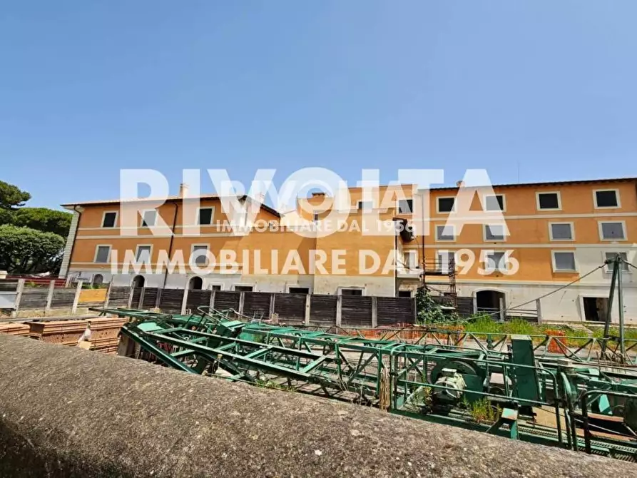 Immagine 22 di Casa indipendente in vendita  in piazza Mario Cortesini a Orbetello