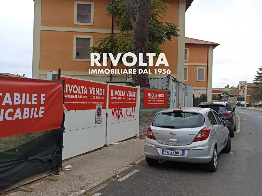Immagine 39 di Casa indipendente in vendita  in piazza Mario Cortesini a Orbetello