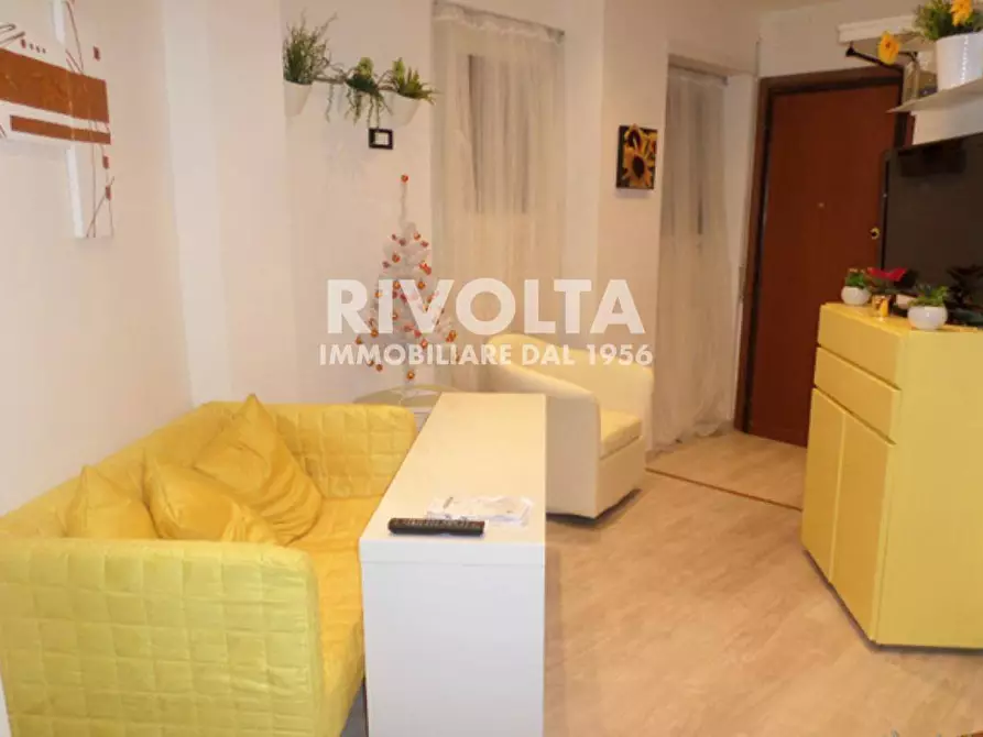 Immagine 1 di Appartamento in vendita  in via Catalani a Roma