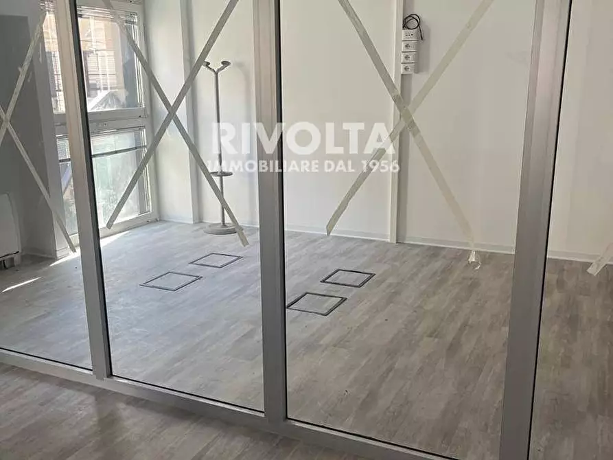 Immagine 3 di Ufficio in affitto  in via domenico romagnosi a Roma