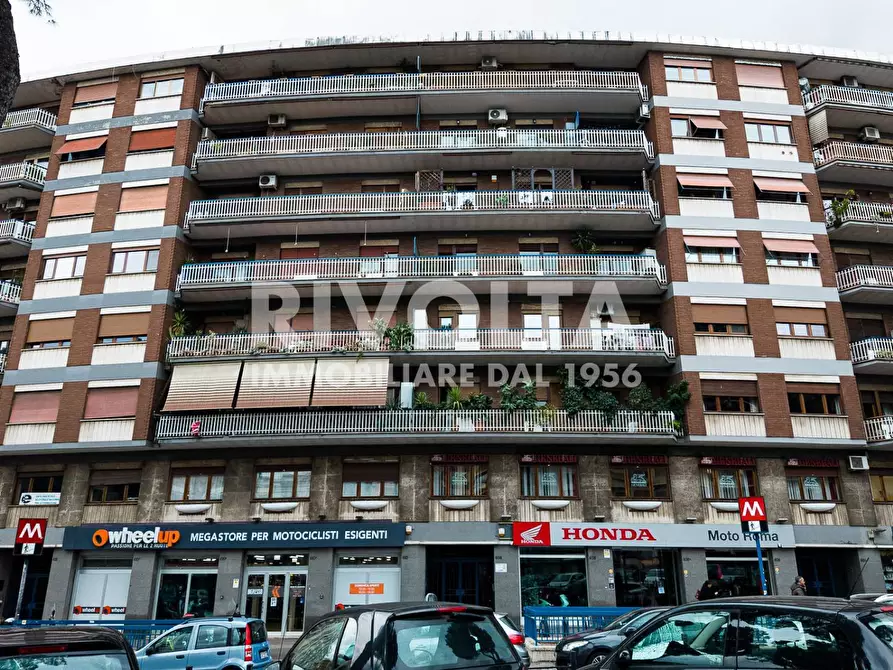Immagine 1 di Appartamento in vendita  in Via Appia Nuova 608 a Roma