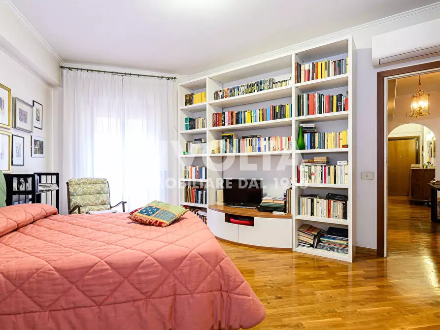 Immagine 24 di Appartamento in vendita  in Via Appia Nuova 608 a Roma