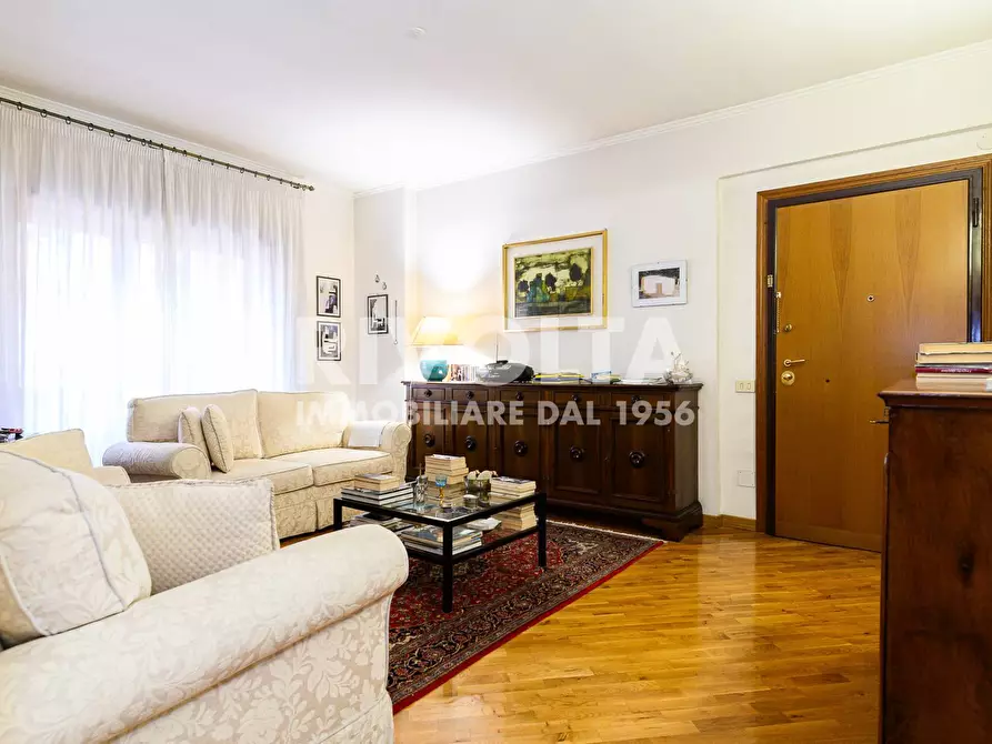 Immagine 27 di Appartamento in vendita  in Via Appia Nuova 608 a Roma