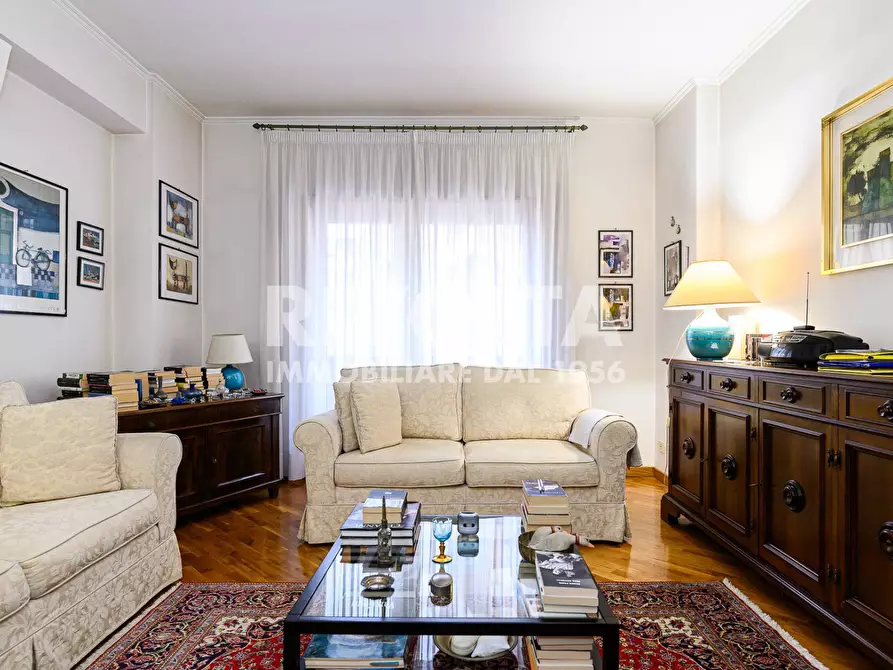 Immagine 30 di Appartamento in vendita  in Via Appia Nuova 608 a Roma