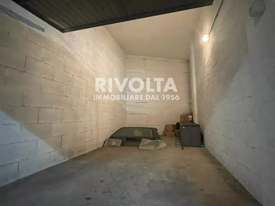 Immagine 26 di Box auto in vendita  in Via Degli Aldobrandeschi a Roma