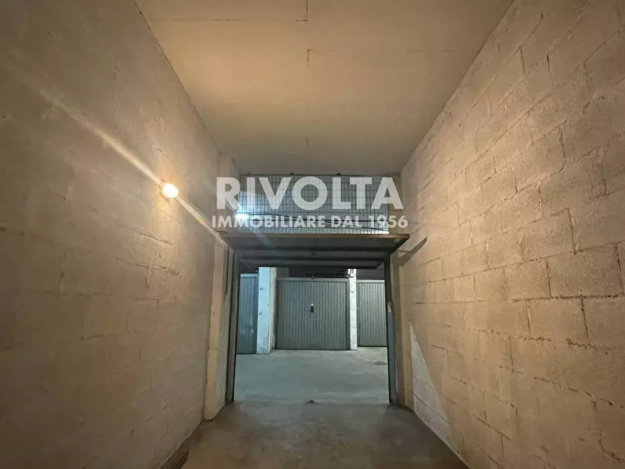 Immagine 31 di Box auto in vendita  in Via Degli Aldobrandeschi a Roma