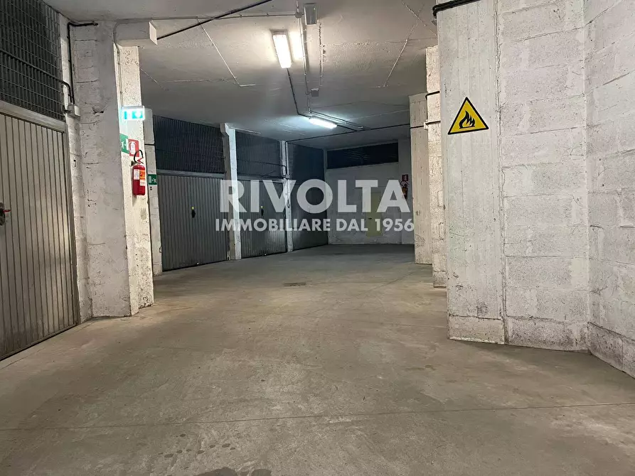 Immagine 46 di Box auto in vendita  in Via Degli Aldobrandeschi a Roma