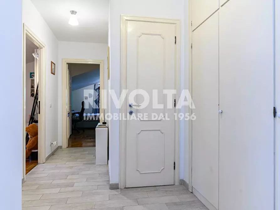 Immagine 34 di Attico in vendita  in Via Callimaco a Roma