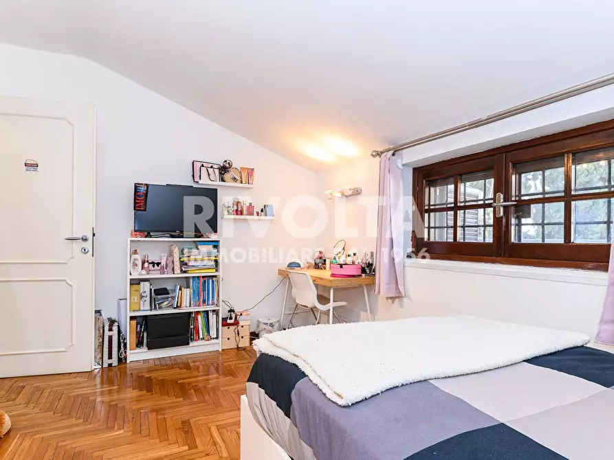 Immagine 44 di Attico in vendita  in Via Callimaco a Roma