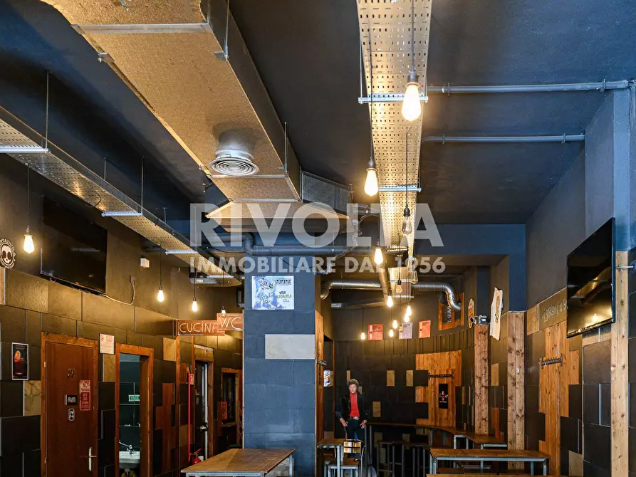 Immagine 26 di Attività commerciale in vendita  in viale ippocrate a Roma