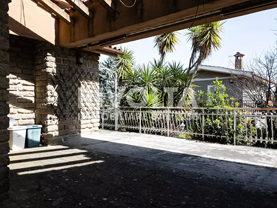 Immagine 4 di Villa in vendita  in via Prati del Ponte a Manziana
