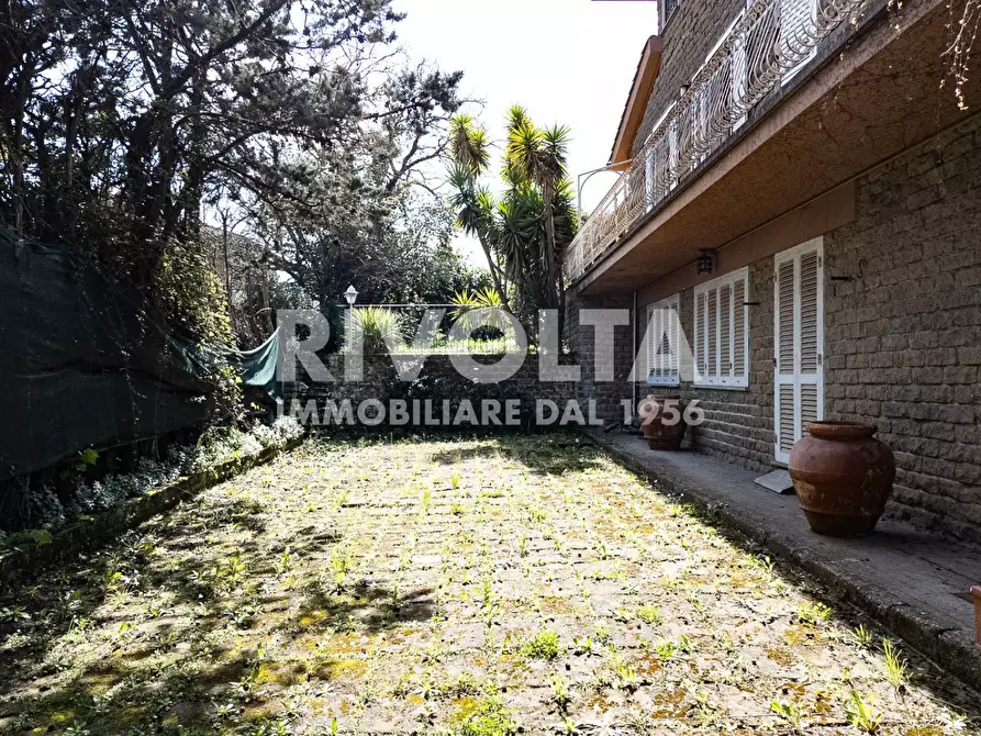 Immagine 10 di Villa in vendita  in via Prati del Ponte a Manziana