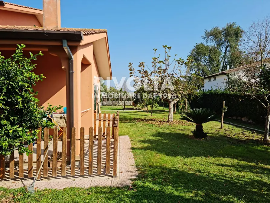 Immagine 2 di Villa in vendita  in strada formicosa a Sabaudia