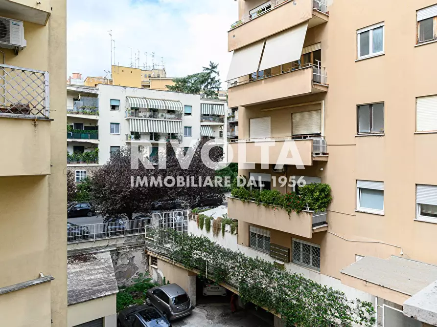 Immagine 37 di Ufficio in vendita  in Via Pietro Antonio Micheli a Roma