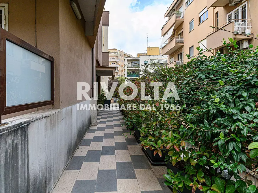 Immagine 48 di Ufficio in vendita  in Via Pietro Antonio Micheli a Roma