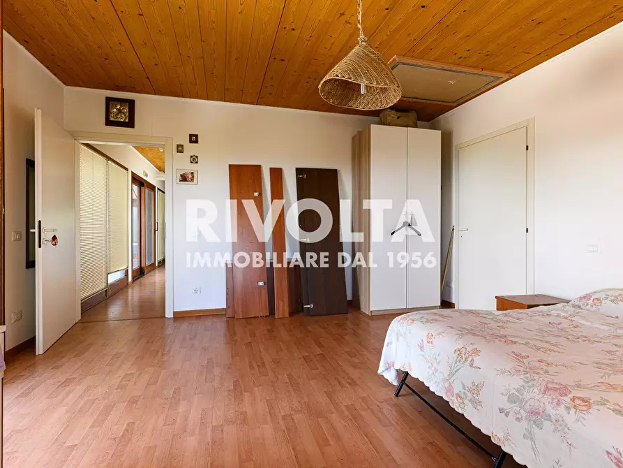 Immagine 29 di Villa in vendita  in Via Roane a Collevecchio