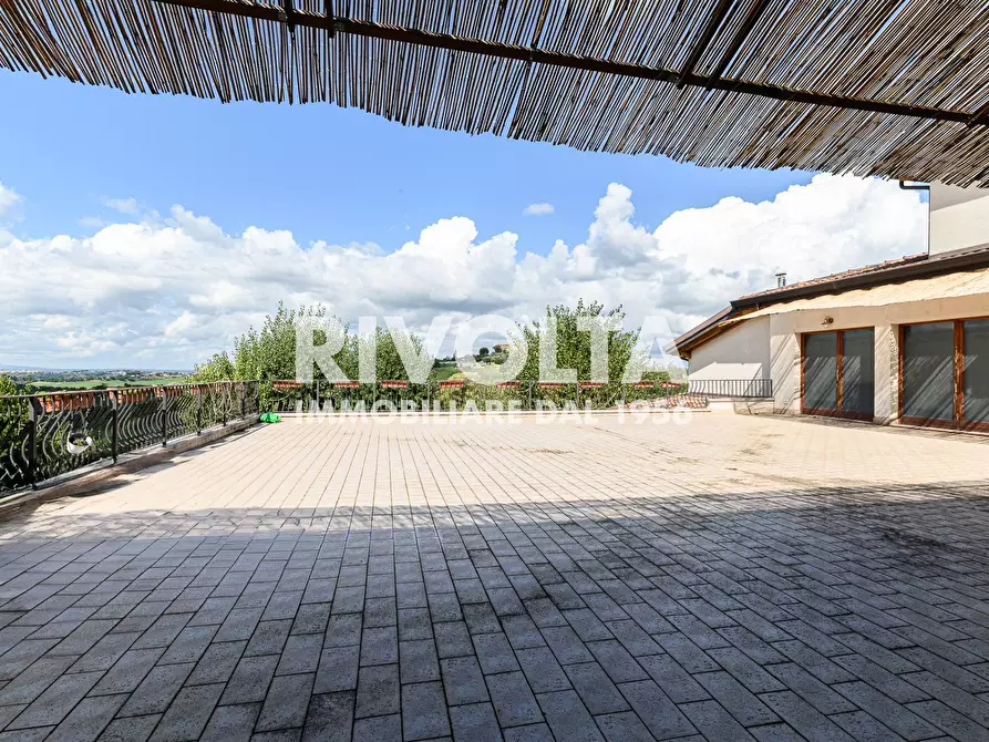 Immagine 30 di Villa in vendita  in Via Roane a Collevecchio