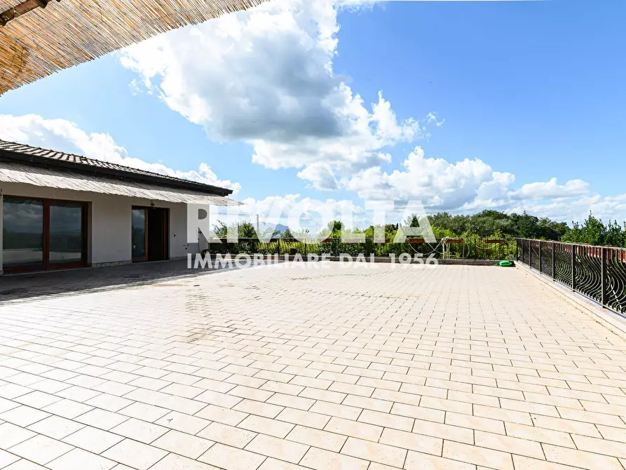 Immagine 32 di Villa in vendita  in Via Roane a Collevecchio