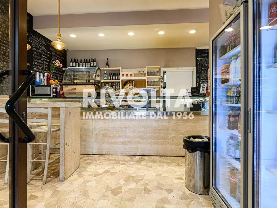 Immagine 32 di Attività commerciale in vendita  in Via San Pio V a Roma