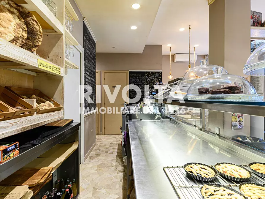Immagine 38 di Attività commerciale in vendita  in Via San Pio V a Roma